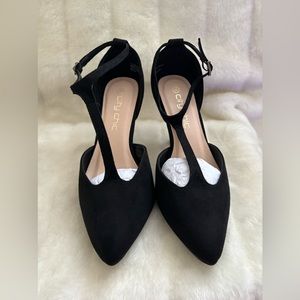 Size 8 Black Stephania 3” Heels